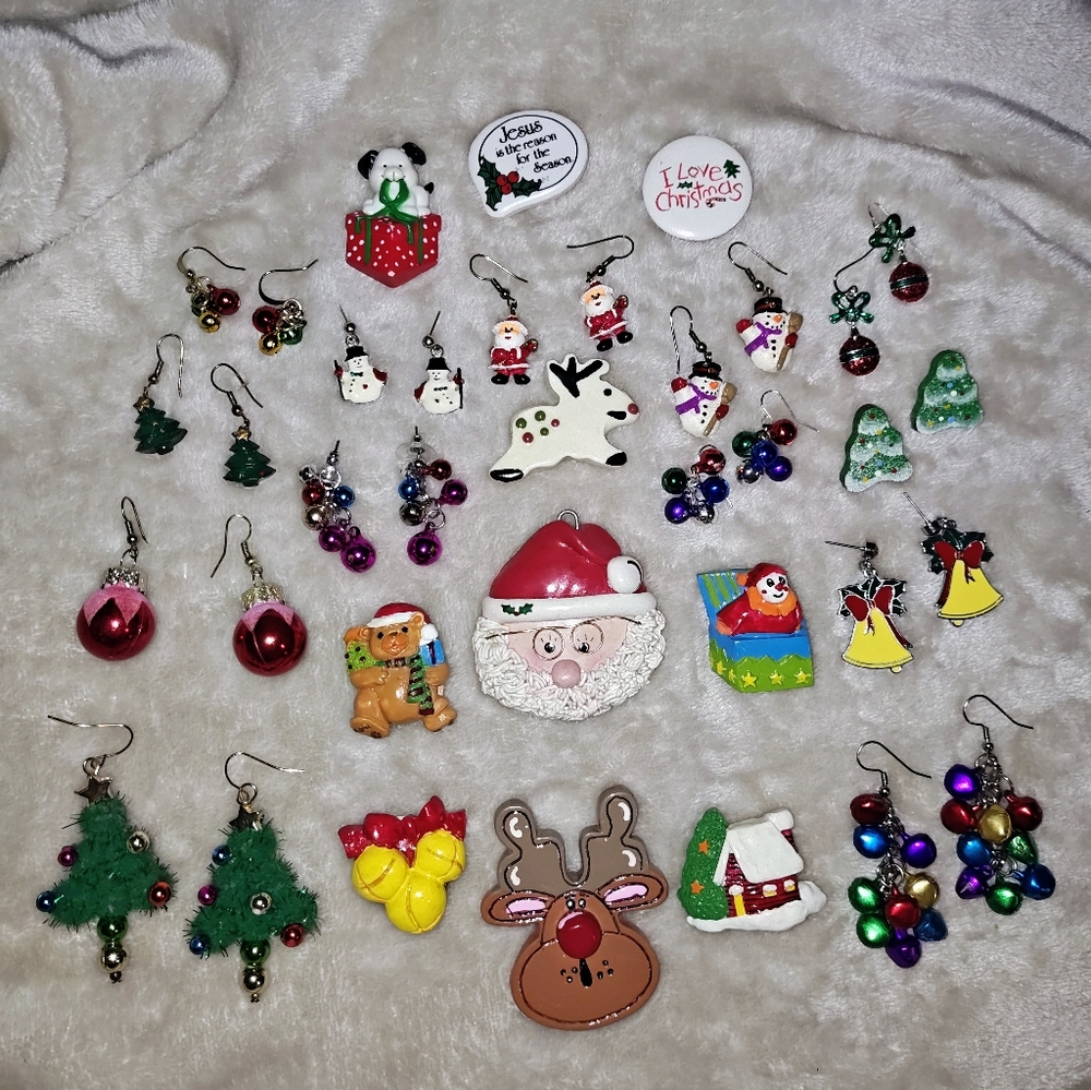 Adorable Vintage Christmas Jewelry LOT
